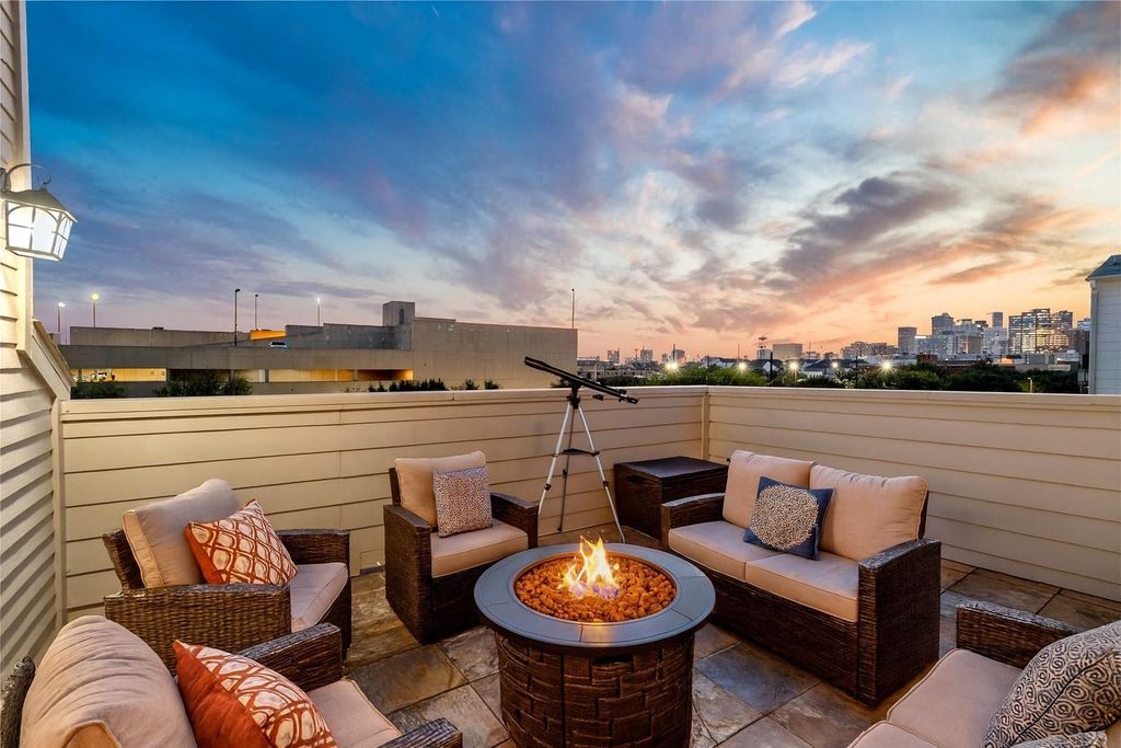 808 Paige Street, Houston, TX 77003