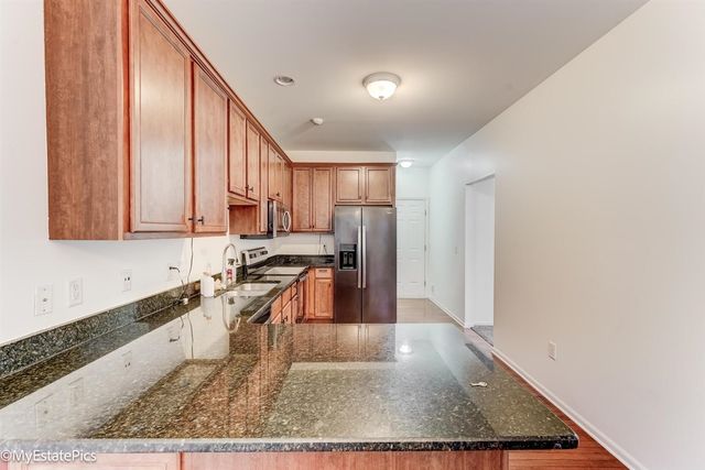 41101 N Maplewood Drive, Canton, MI 48187