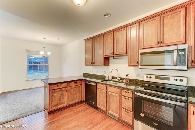 41101 N Maplewood Drive, Canton, MI 48187