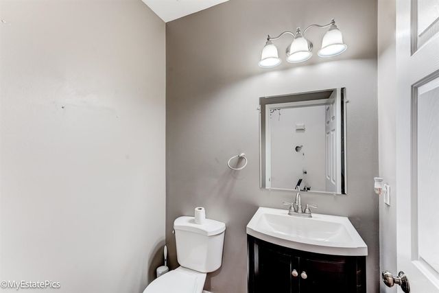 41101 N Maplewood Drive, Canton, MI 48187