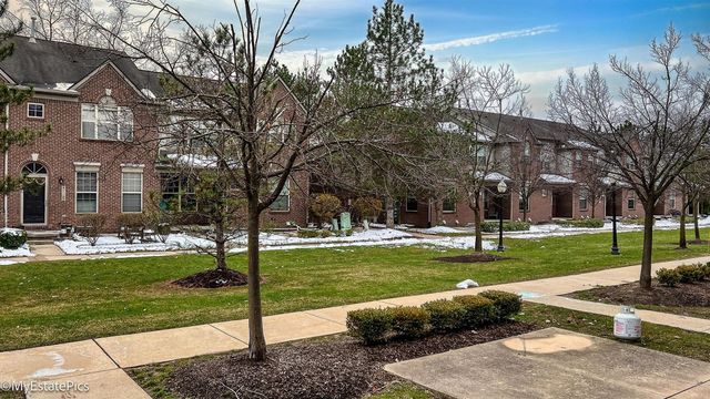 41101 N Maplewood Drive, Canton, MI 48187