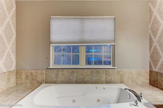 41101 N Maplewood Drive, Canton, MI 48187