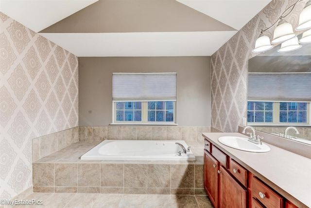 41101 N Maplewood Drive, Canton, MI 48187