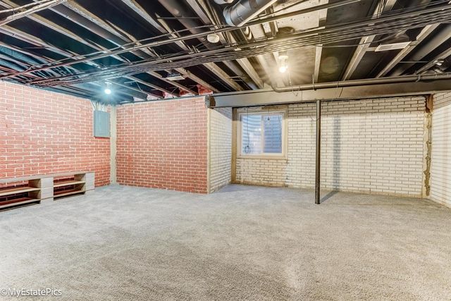 41101 N Maplewood Drive, Canton, MI 48187