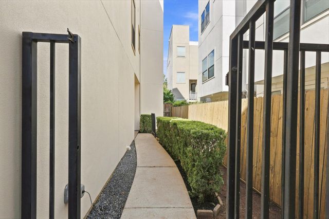 5706 Cornish Street E, Houston, TX 77007