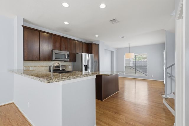 5706 Cornish Street E, Houston, TX 77007
