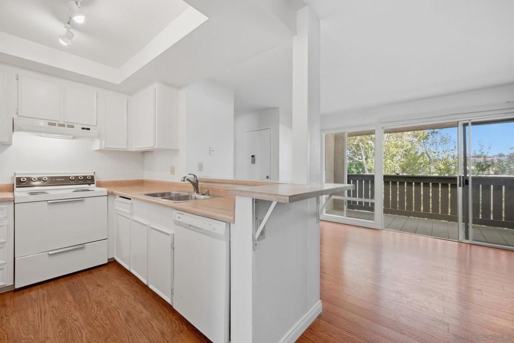 155 W Glaucus C, Encinitas, CA 92024 — photo 2