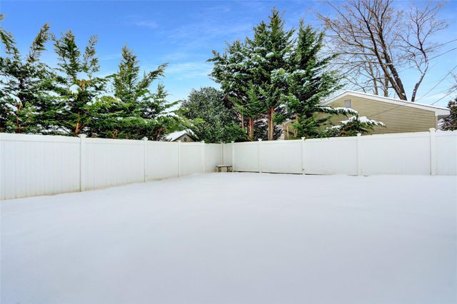 24 Rellim Drive, Glen Cove, NY 11542