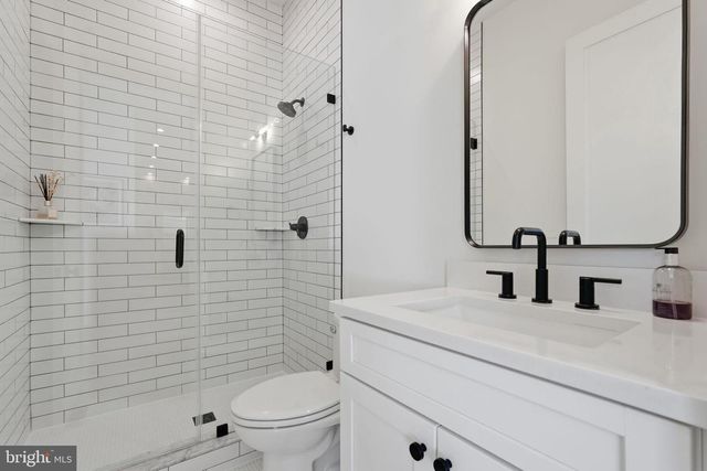 412 N CLEVELAND ST, Arlington, VA 22201