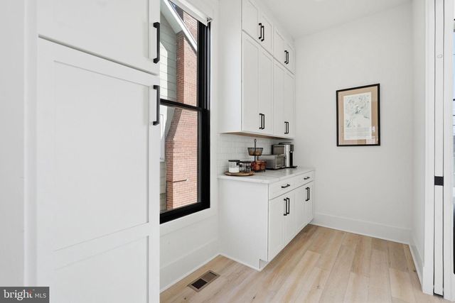 412 N CLEVELAND ST, Arlington, VA 22201