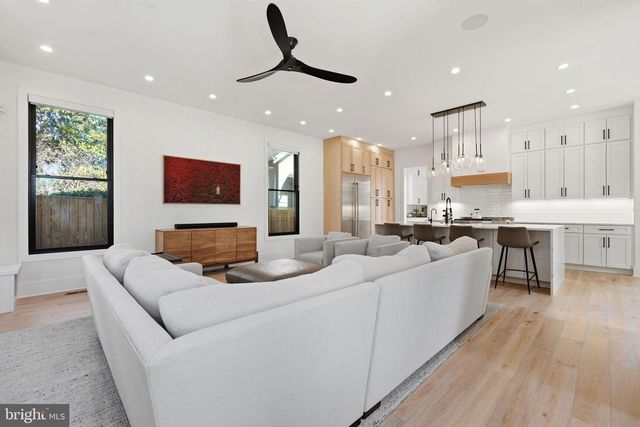 412 N CLEVELAND ST, Arlington, VA 22201