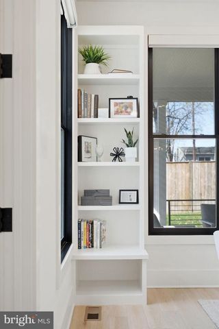 412 N CLEVELAND ST, Arlington, VA 22201