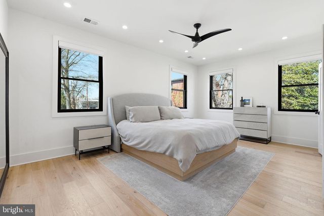 412 N CLEVELAND ST, Arlington, VA 22201