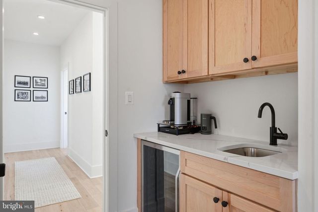 412 N CLEVELAND ST, Arlington, VA 22201