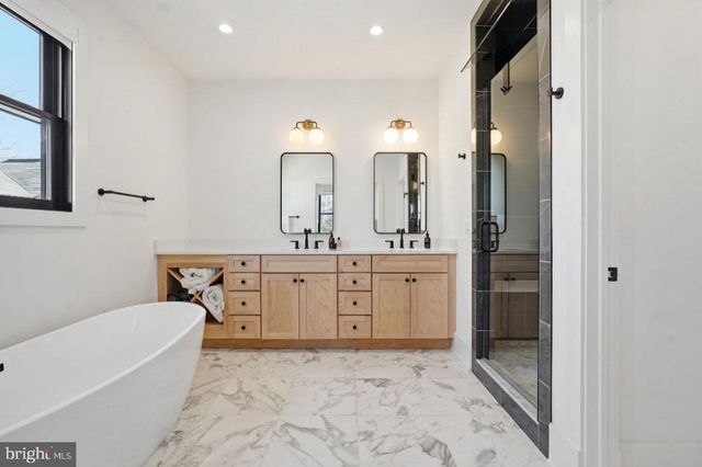 412 N CLEVELAND ST, Arlington, VA 22201