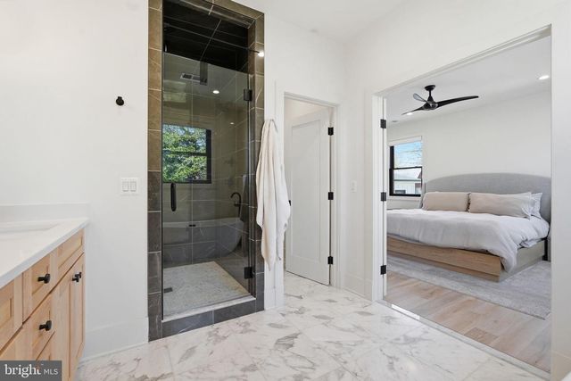 412 N CLEVELAND ST, Arlington, VA 22201