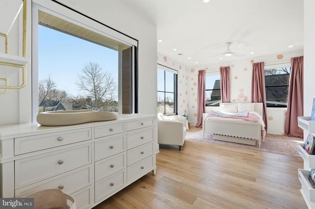 412 N CLEVELAND ST, Arlington, VA 22201