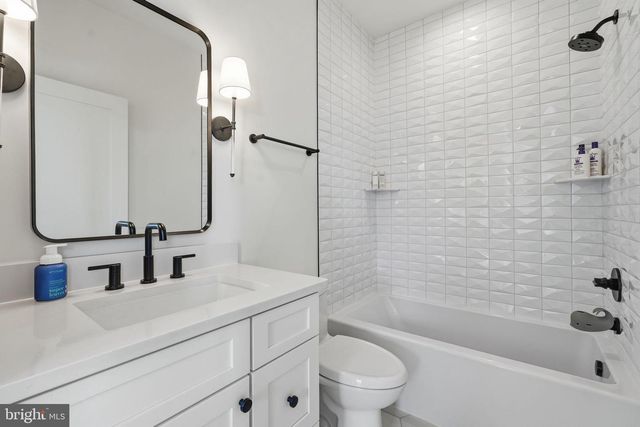 412 N CLEVELAND ST, Arlington, VA 22201