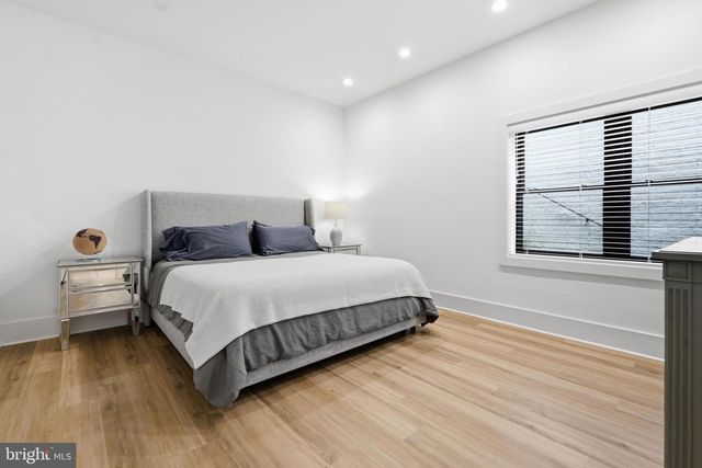 412 N CLEVELAND ST, Arlington, VA 22201