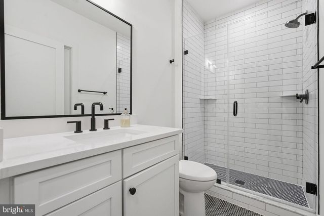 412 N CLEVELAND ST, Arlington, VA 22201