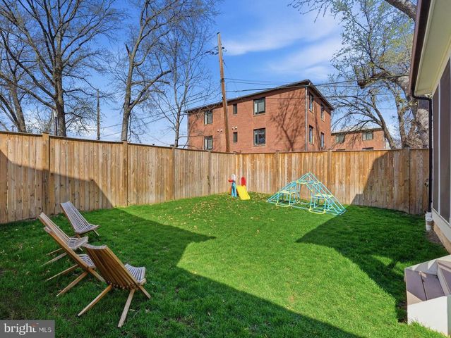 412 N CLEVELAND ST, Arlington, VA 22201