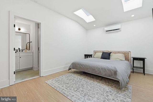 412 N CLEVELAND ST, Arlington, VA 22201