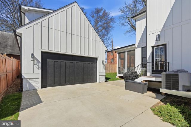 412 N CLEVELAND ST, Arlington, VA 22201