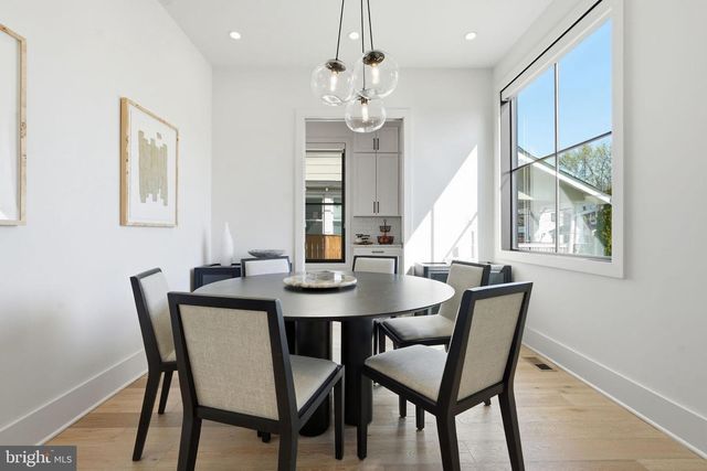 412 N CLEVELAND ST, Arlington, VA 22201