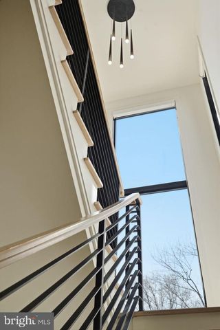 412 N CLEVELAND ST, Arlington, VA 22201