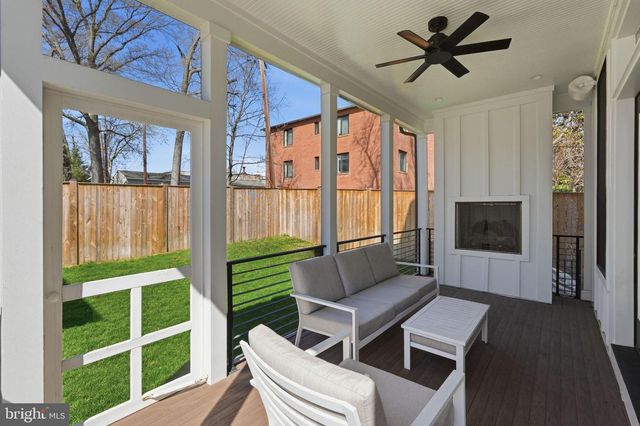 412 N CLEVELAND ST, Arlington, VA 22201