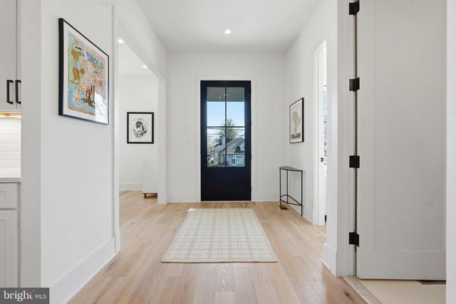 412 N CLEVELAND ST, Arlington, VA 22201