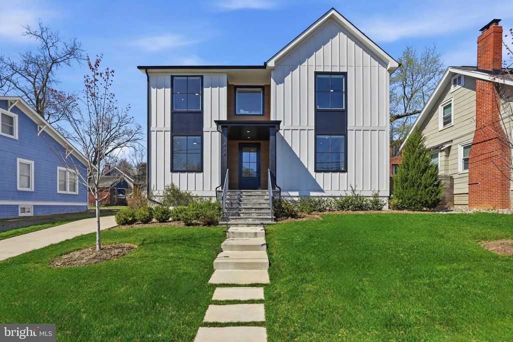 412 N CLEVELAND ST, Arlington, VA 22201