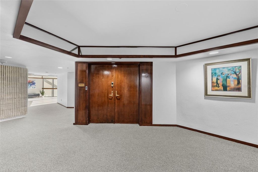 Image 22 of property listing at 1660 GULF BOULEVARD 807, Clearwater, FL 33767