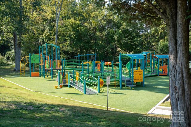 2316 Double Oaks Road, Charlotte, NC 28206