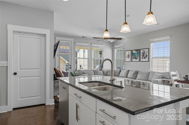 2316 Double Oaks Road, Charlotte, NC 28206