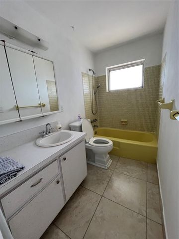 2868 Ashley Dr C, West Palm Beach, FL 33415