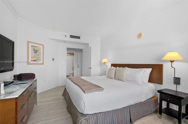 2889 Mcfarlane Rd 1001, Miami, FL 33133