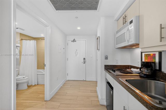 2889 Mcfarlane Rd 1001, Miami, FL 33133