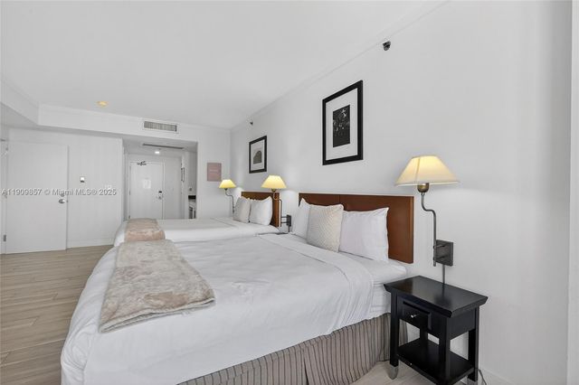 2889 Mcfarlane Rd 1001, Miami, FL 33133