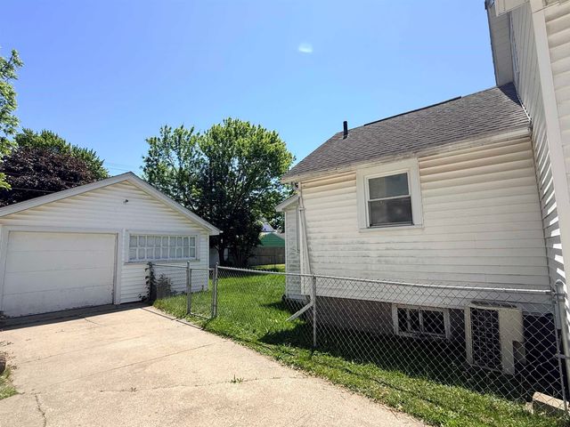 903 S Monroe Street, Bay City, MI 48708
