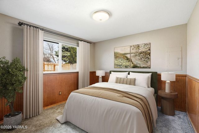 1504 S 74th Ave, Yakima, WA 98908