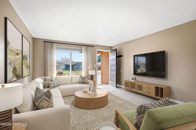 1504 S 74th Ave, Yakima, WA 98908