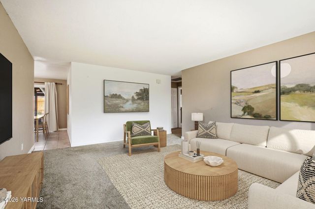 1504 S 74th Ave, Yakima, WA 98908