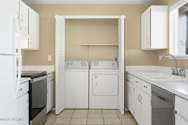 1504 S 74th Ave, Yakima, WA 98908