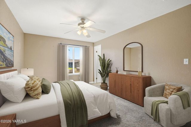 1504 S 74th Ave, Yakima, WA 98908