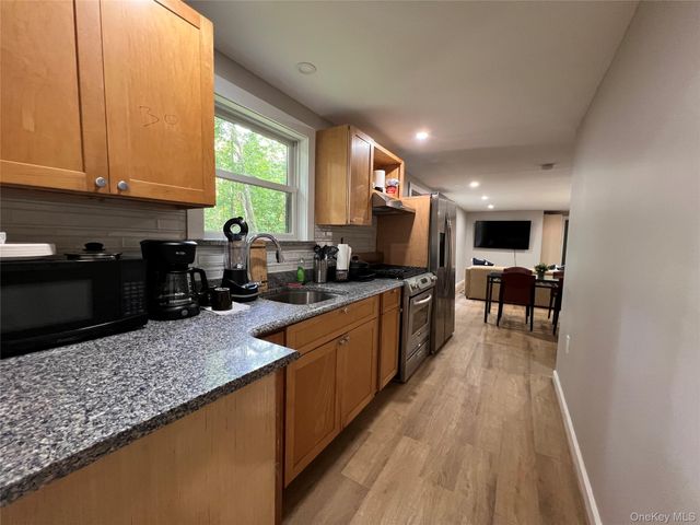 101 Lake Country Lane, Narrowsburg, NY 12764