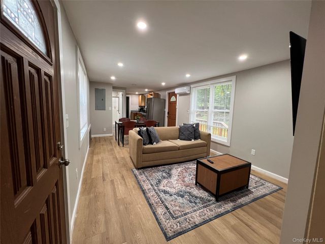 101 Lake Country Lane, Narrowsburg, NY 12764