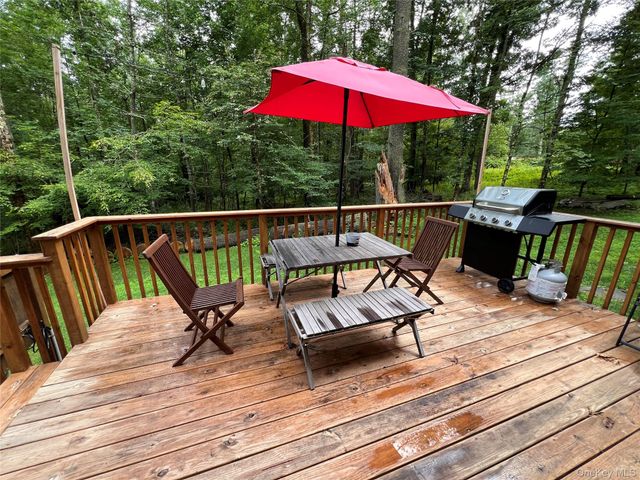 101 Lake Country Lane, Narrowsburg, NY 12764