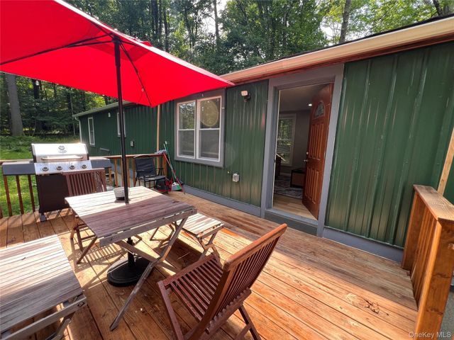 101 Lake Country Lane, Narrowsburg, NY 12764