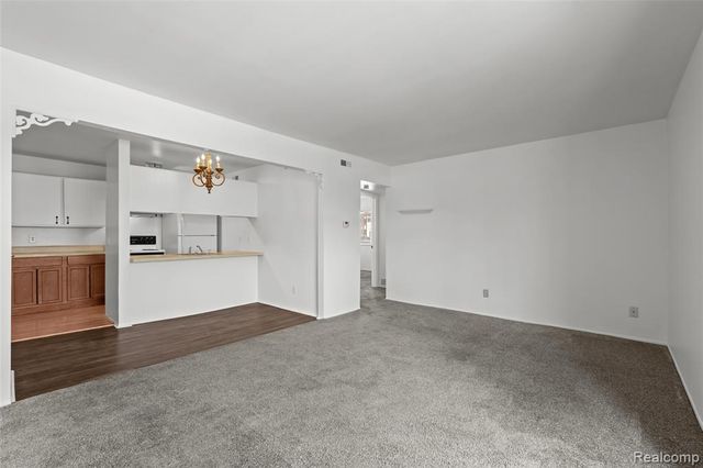 8709 Candlewood Trail 5, Brighton, MI 48116